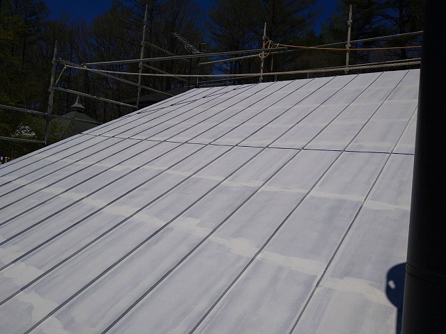 北杜市　屋根塗装工事　遮熱塗料　サーモアイ　